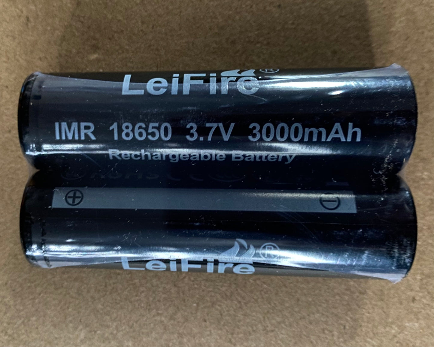 New 2 x Batteries 18650 3.7v 3000mAh